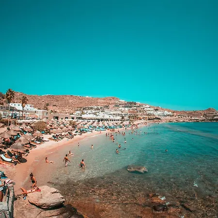 Paradise Πλατύς Γιαλός