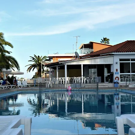 Paradise Ξενοδοχείο 3*